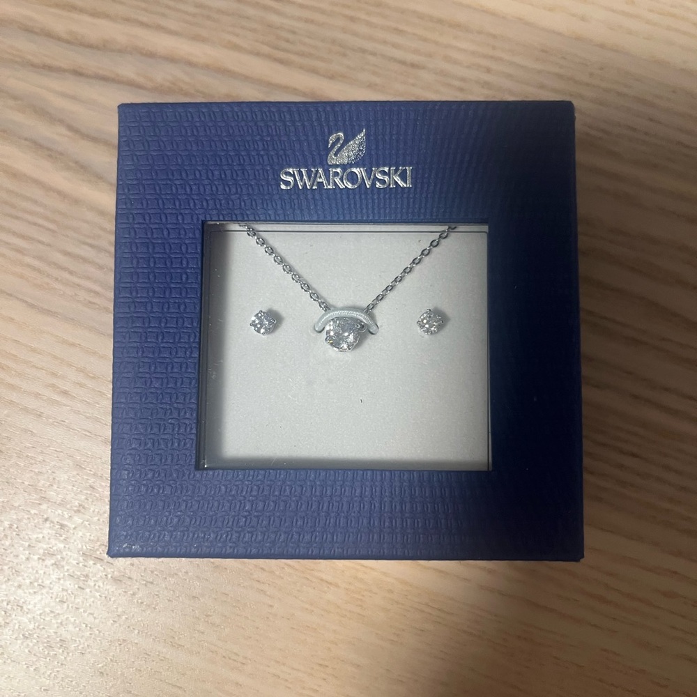 Swarovski Silver Crystal Necklace Earrings Set Elegant Jewelry